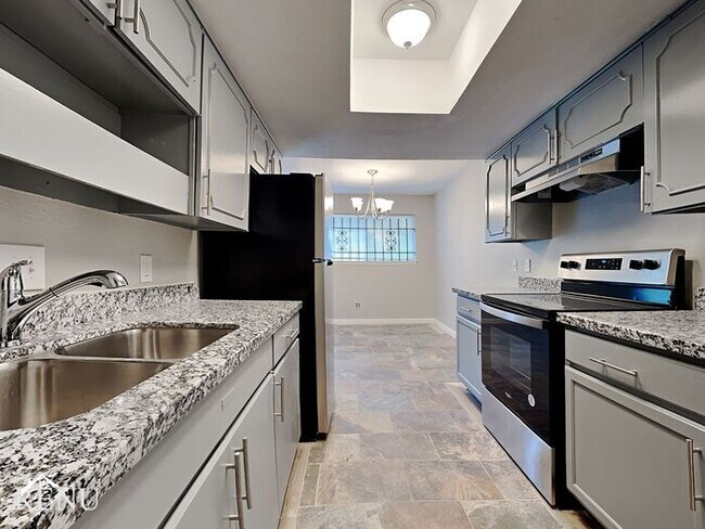 Building Photo - 3919 Rosebud Dr
