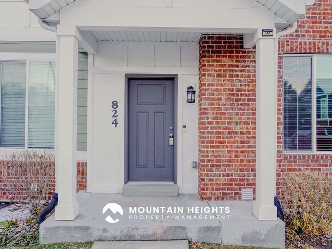 Photo - 824 Newfield Dr House