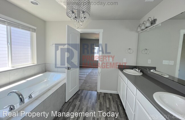 Foto del edificio - 3 br, 2.5 bath House - 5013 Andrew St. SE
