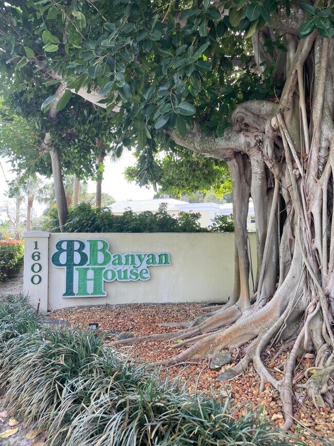 Building Photo - 1600 SE St Lucie Blvd