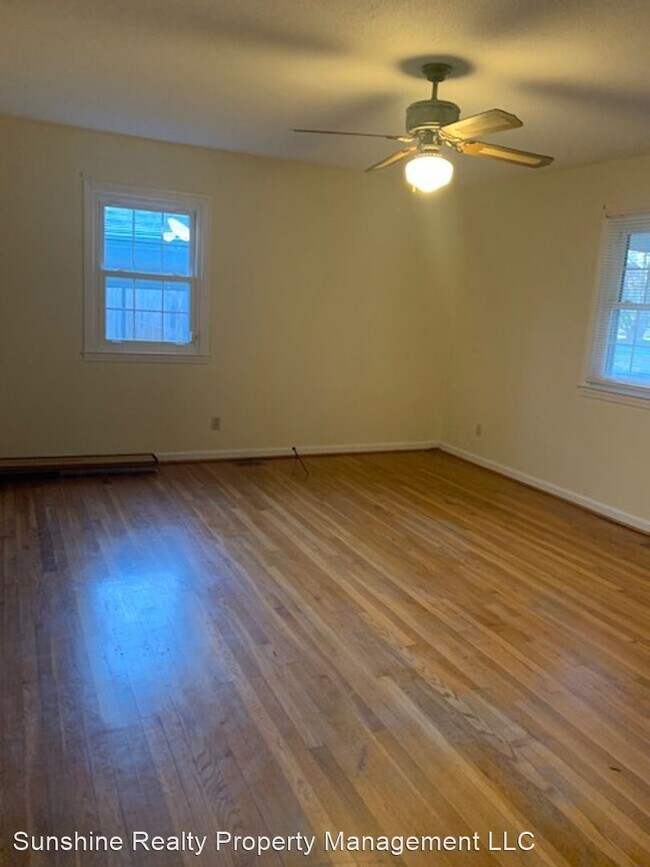 Building Photo - 3 br, 1 bath House - 315 E. Dameron Ave