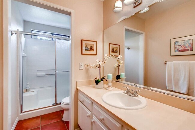 Foto del edificio - Spacious 2-Bedroom Home with 2-Car Garage in Escondido – Available for Pre-Lease Now!
