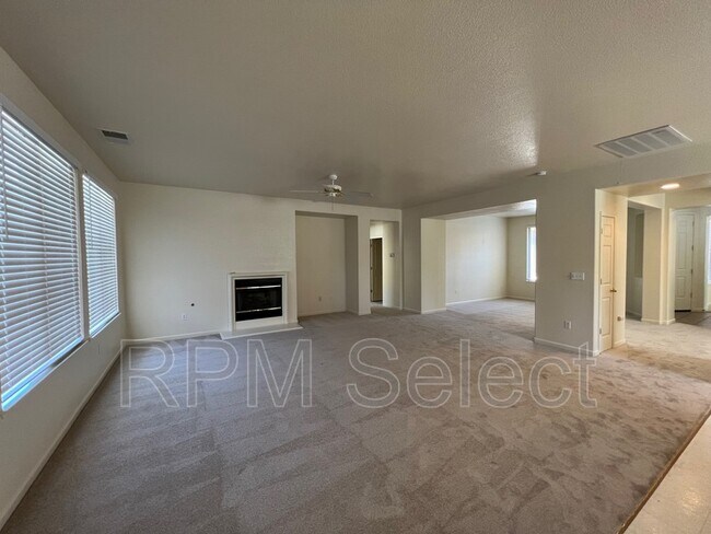 Foto del edificio - 5184 Garlenda Dr