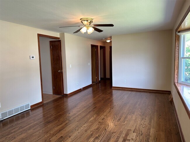 Building Photo - 2946 Northwood Dr