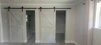 Building Photo - 1807 Sleepy Creek Way
