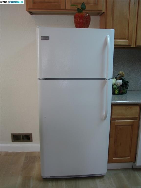 Building Photo - 869 MacArthur Blvd