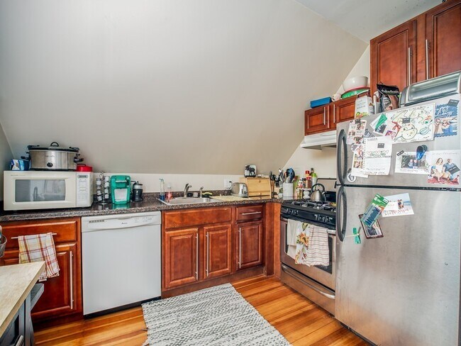 Foto del edificio - 777 Columbia Rd