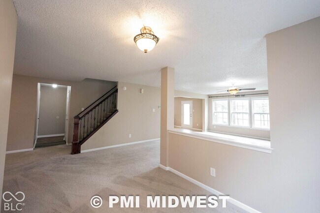 Building Photo - 2143 Olympia Dr