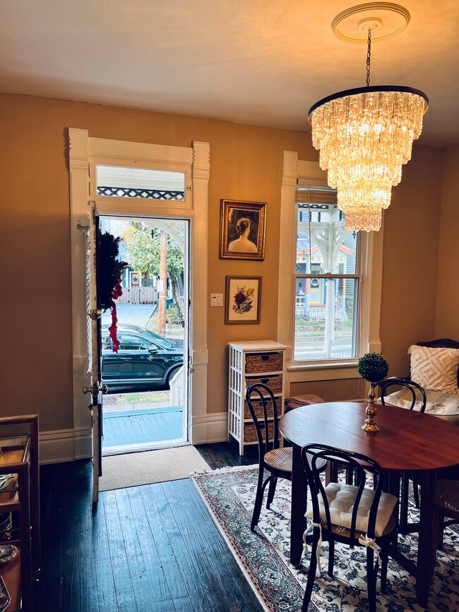 Building Photo - 344 Tusculum Ave