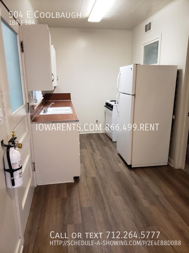 Building Photo - 504 E Coolbaugh St