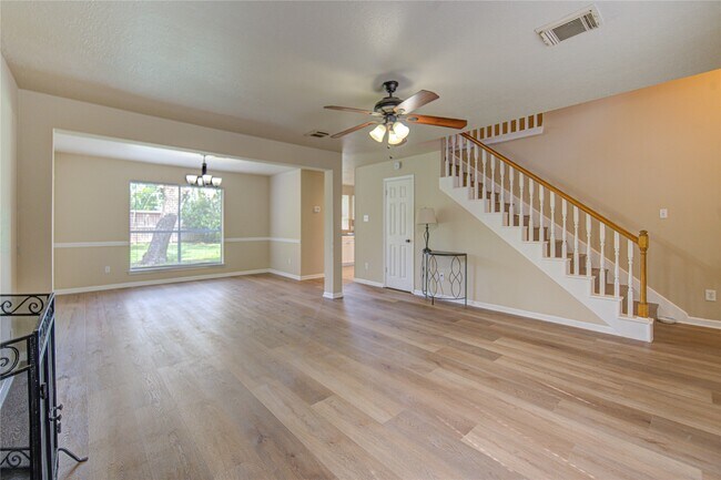 Foto del edificio - 138 W New Meadows Dr