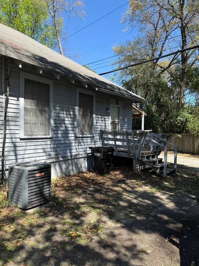 Building Photo - 2703 17th Ave