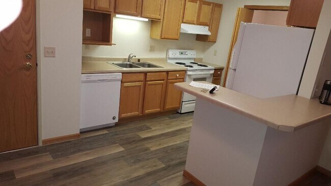 Building Photo - 135 Marcou Rd apt 109