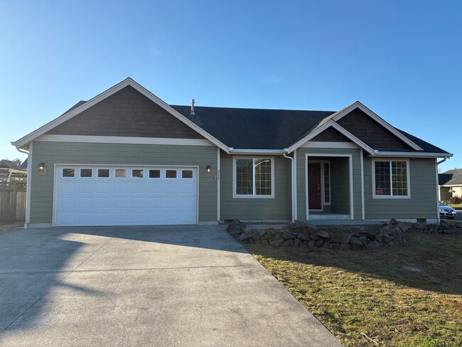 Building Photo - 311 SW Juniper Ave