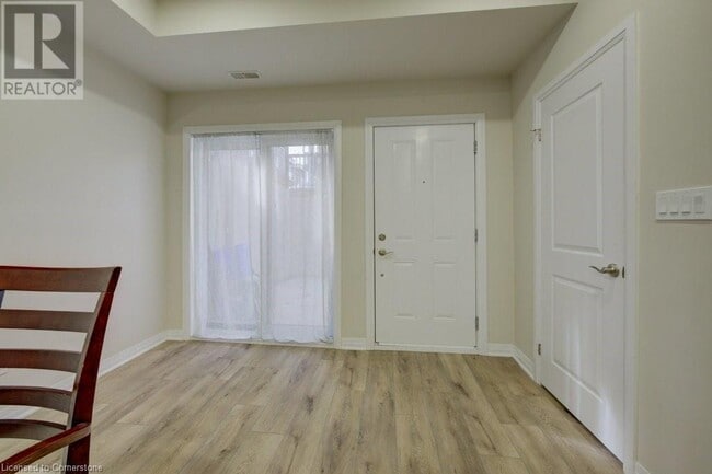 Building Photo - 25 Isherwood Ave