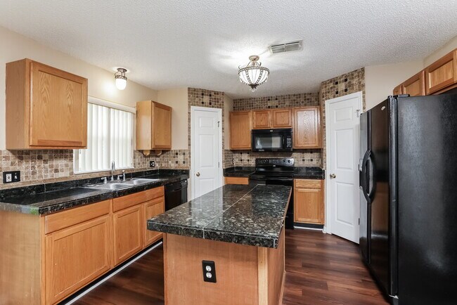 Foto del edificio - 1762 Hillandale Ave
