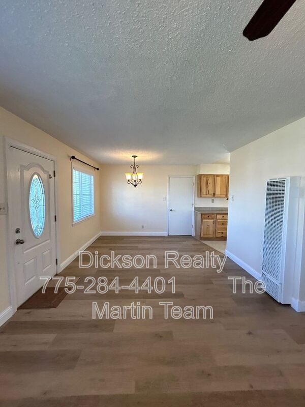 Building Photo - 915 Melrose Dr