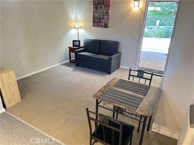 Foto del edificio - 21803 Plunge Rd