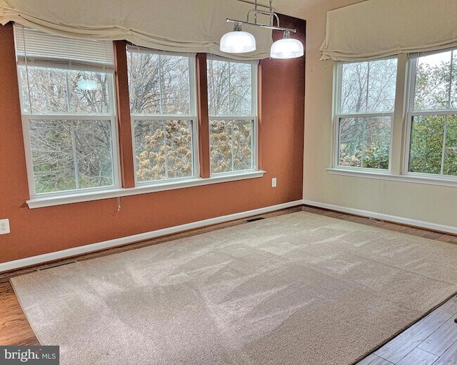 Foto del edificio - 120 Standpipe Rd