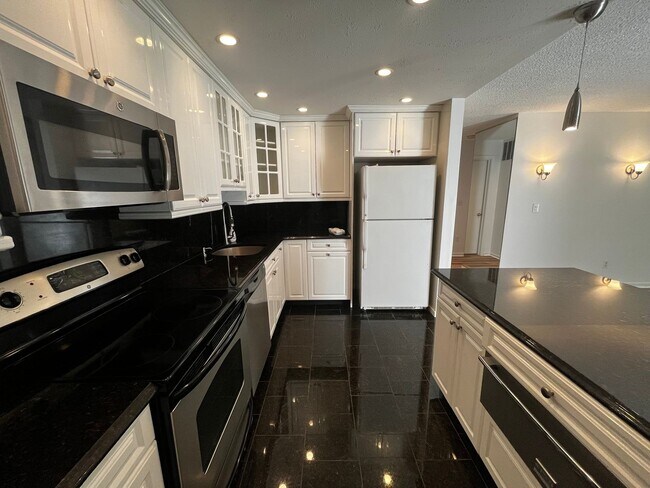 Foto del edificio - Available Now! 2-Bedroom, 2-Bath Condo in ...