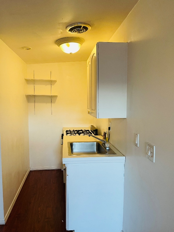 Building Photo - 18548 Arminta St