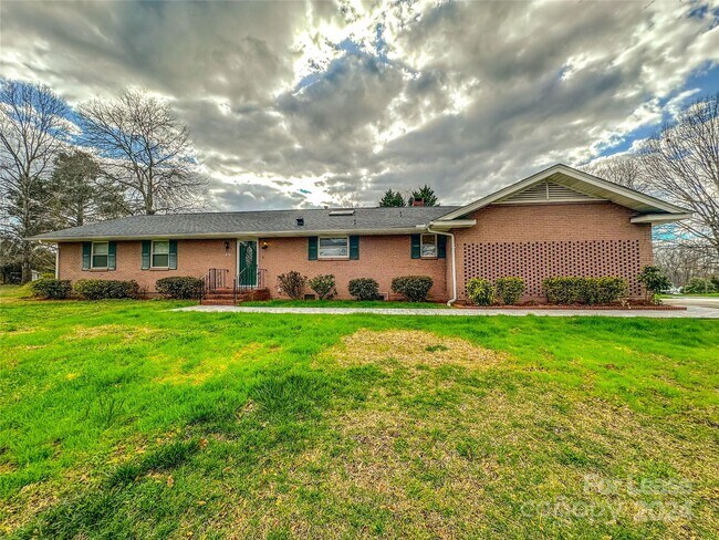 Foto del edificio - 1063 Willow Ridge Ln
