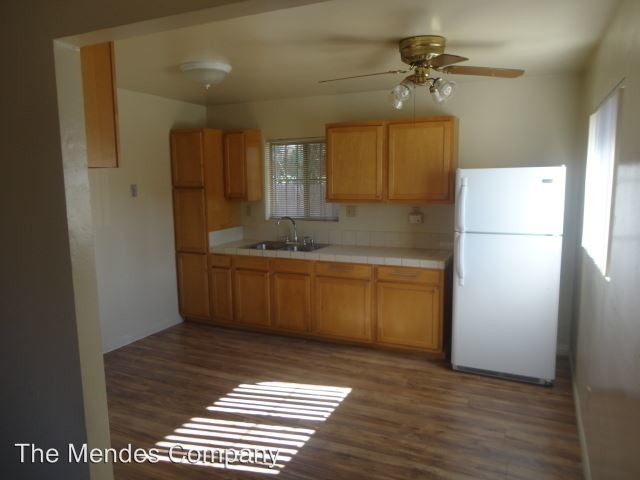 Building Photo - 425 Toyne St