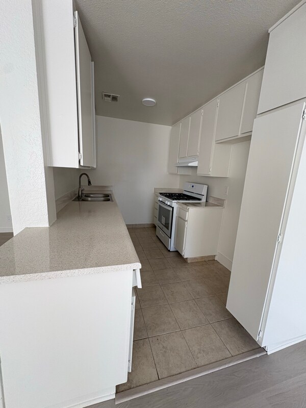 Foto del edificio - 6925 Haskell Ave