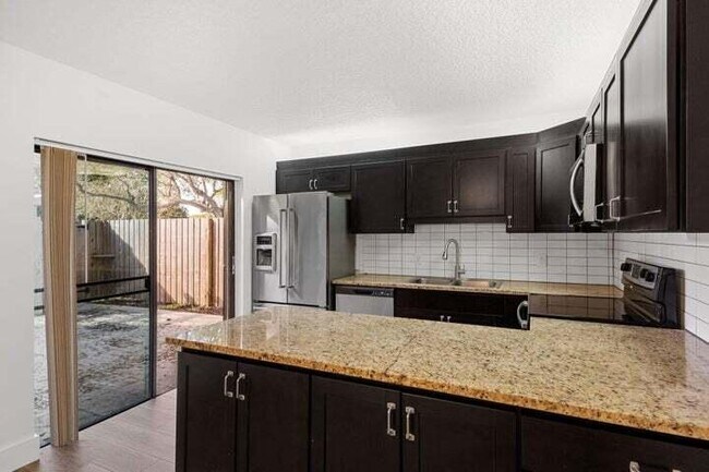 Building Photo - 2421 24th Ln