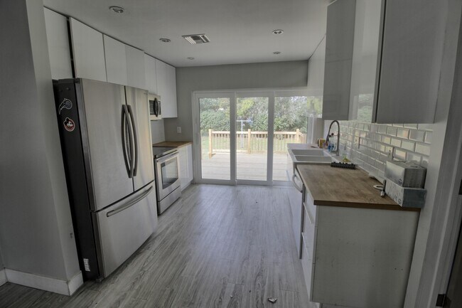 Photo - 3027 E Crystal Lake Ave House