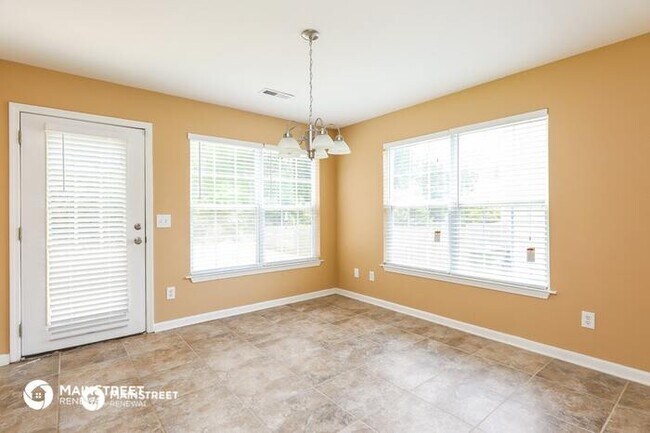 Foto del edificio - 711 Walnut Crossing Dr, Whitsett, NC 27377