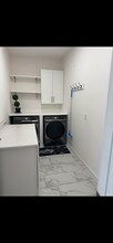 Building Photo - 1229 Hendon Lp