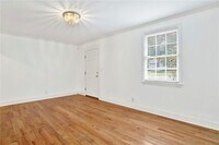 309 Border Dr W