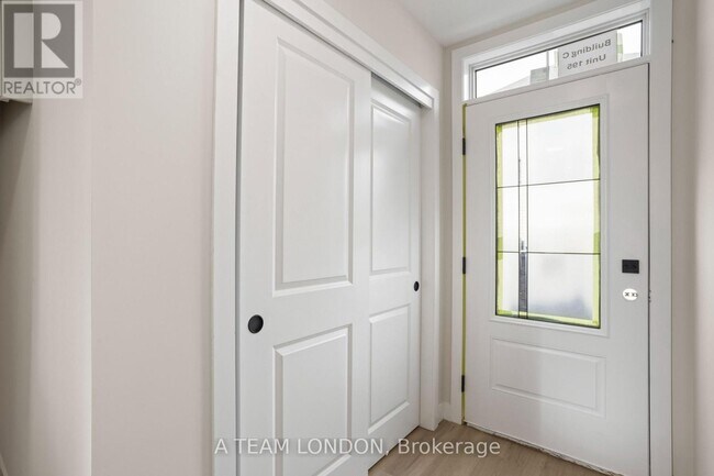 Photo du bâtiment - 310 Callaway Rd