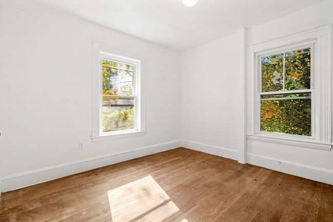 Foto del edificio - 166 Elliot St