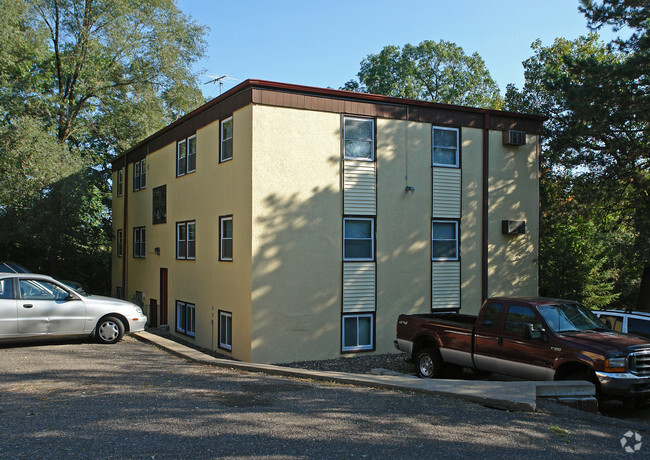 Building Photo - Lily Lake Terrace Apartments