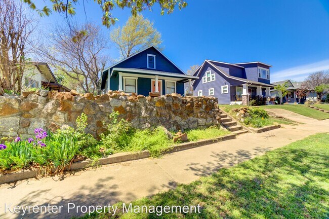 Foto del edificio - 2 br, 1 bath House - 728 S Olympia Ave