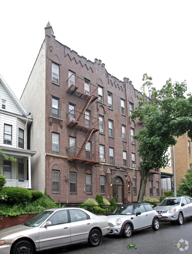 Building Photo - 335 78th St