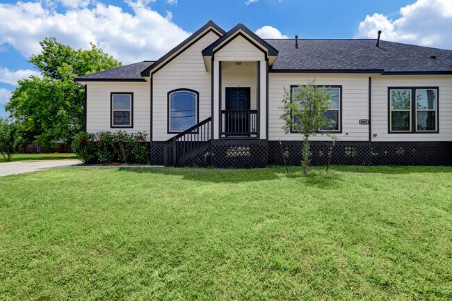 Building Photo - 4801 Wenda St