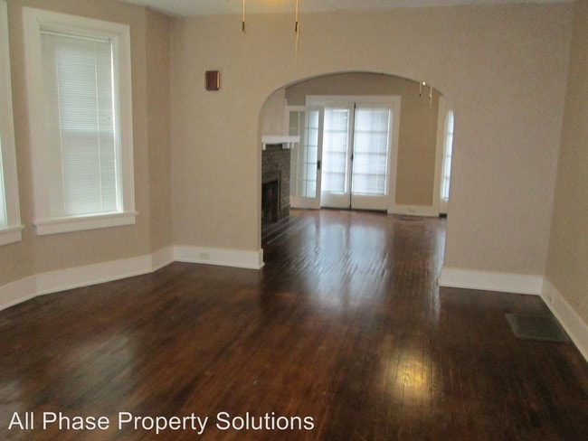 Foto del edificio - 3 br, 1 bath Apartment - 2200 Broadway