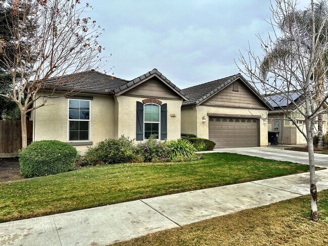 Building Photo - 2101 N Lindsay Ct