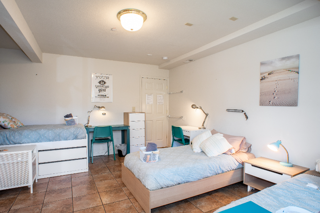 Foto del edificio - 2221 Dwight Way