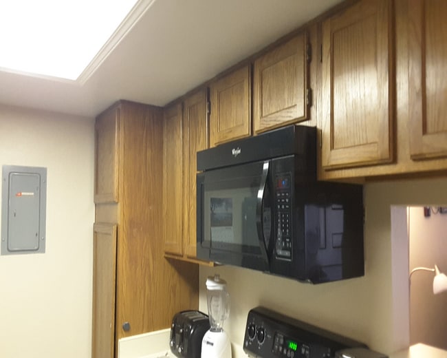 Building Photo - Charming 2BR/2BA Condo Near Lowry - AVAIL ...