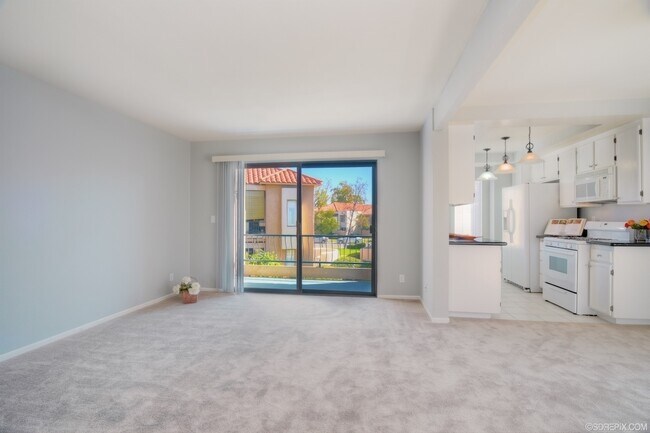 Building Photo - Upper level 2BR/2BA Condo for rent in Mira Mesa!
