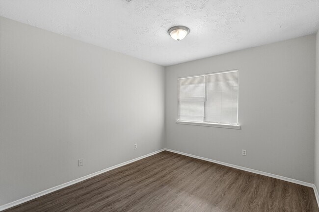 Foto del edificio - 15011 Tipcrest St