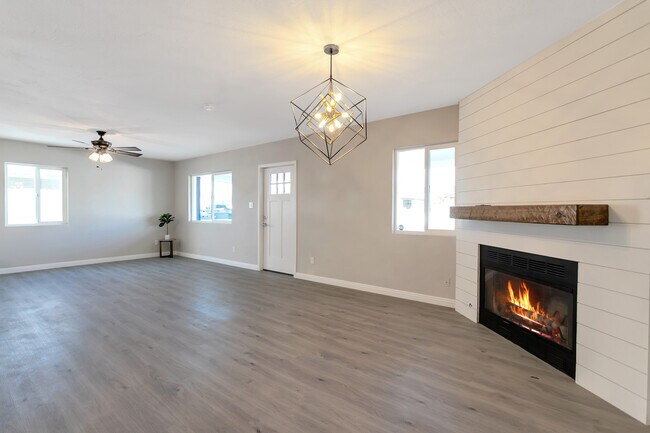 Foto del edificio - 2036 N 17th Pl