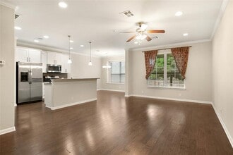 Building Photo - 13400 Briarwick Dr