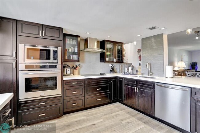 Foto del edificio - 2871 N Ocean Blvd