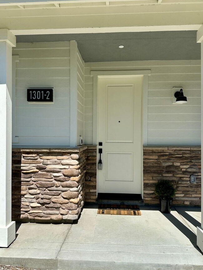 Foto del edificio - Beautiful 3 Bedroom, 2.5 Bath home availab...