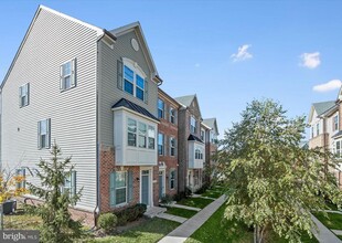 Building Photo - 3018 Frayser Farm Rd